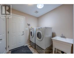 42 HOGARTH DRIVE - 17
