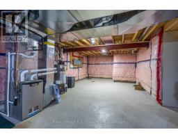 42 HOGARTH DRIVE - 21