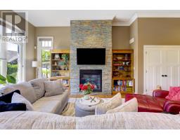 563 LAKEVIEW DRIVE - 9