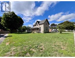 38 HARVEY STREET - 3