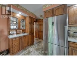 140 VANSITTART AVENUE - 19