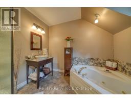 140 VANSITTART AVENUE - 28