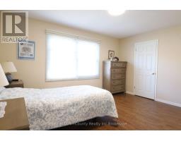 20 EDWIN CRESCENT - 12