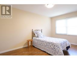 20 EDWIN CRESCENT - 15