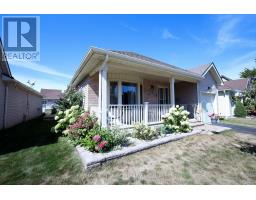20 EDWIN CRESCENT - 2