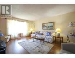 20 EDWIN CRESCENT - 9