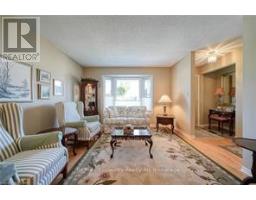 18 WILKINS CRESCENT - 13