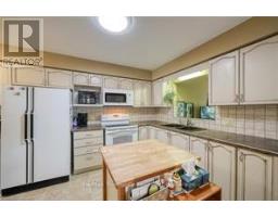 18 WILKINS CRESCENT - 26