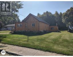 32 BAIRD STREET N - 4