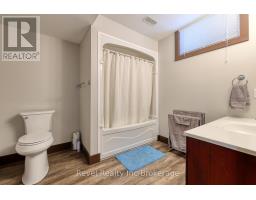 764 GARDEN COURT CRESCENT - 28