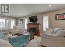 34 TARTAN DRIVE - 9