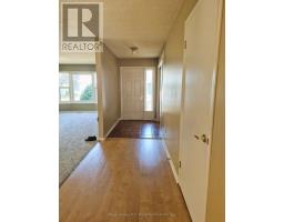 58 HAWKINS CRESCENT - 4
