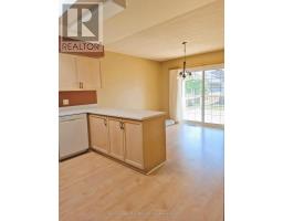 58 HAWKINS CRESCENT - 8