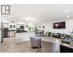 32 DEVON COURT - 3