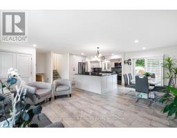 32 DEVON COURT - 4