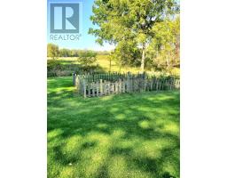 5 ROSEMARIE BOULEVARD - 32