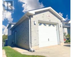 1035 DEVONSHIRE AVENUE - 4