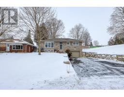 204 GREENLEAF CRESCENT - 38