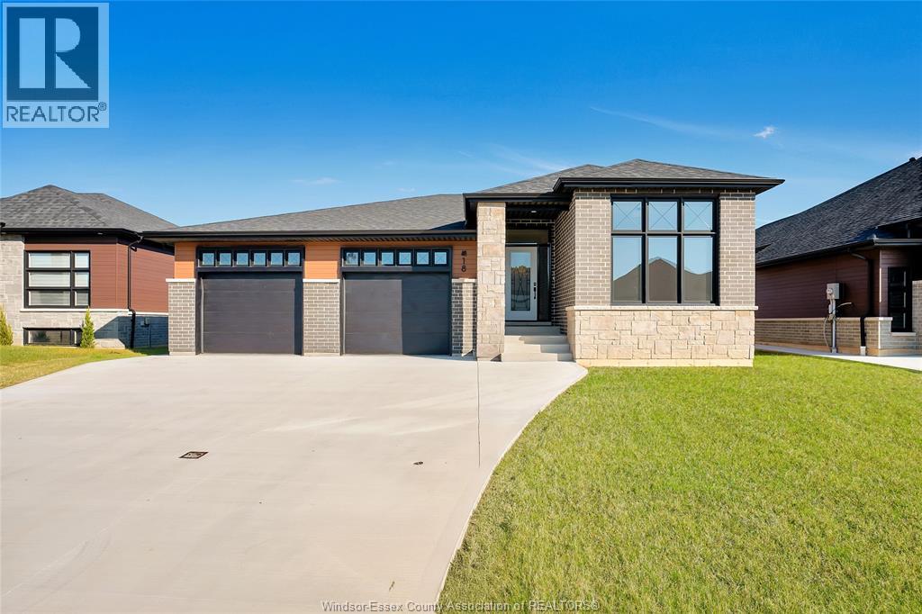 18 WOODLAND STREET, Kingsville