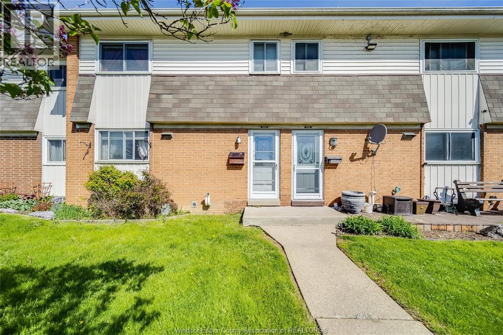 2693 MEADOWBROOK LANE, Windsor