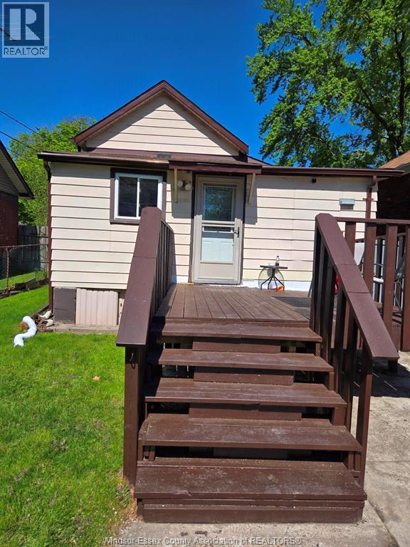 3595 QUEEN, Windsor