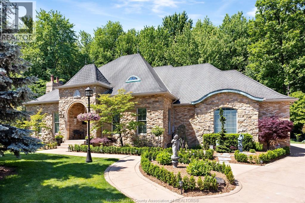 385 BEL AIR CIRCLE, Lakeshore