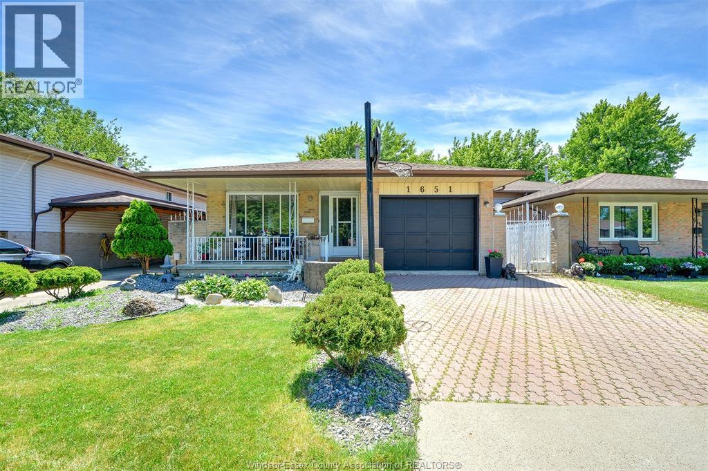 1651 COURTLAND, Windsor