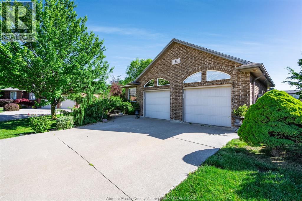 44 Deer Cross AVENUE, Wheatley