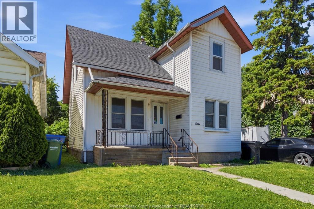 1596 COLLEGE, Windsor