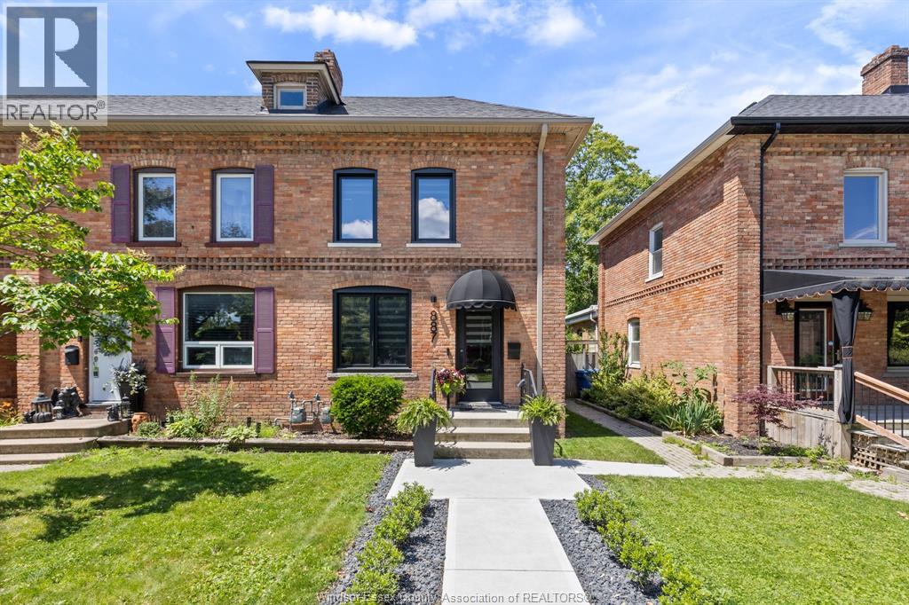 887 MONMOUTH, Windsor