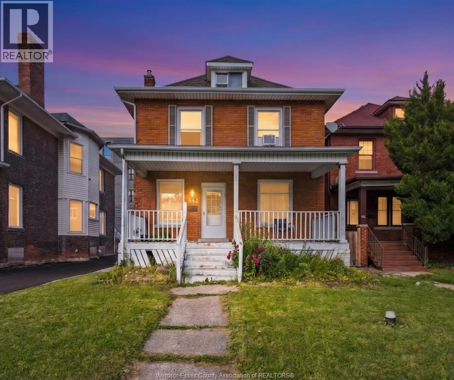 542 VICTORIA AVENUE, Windsor