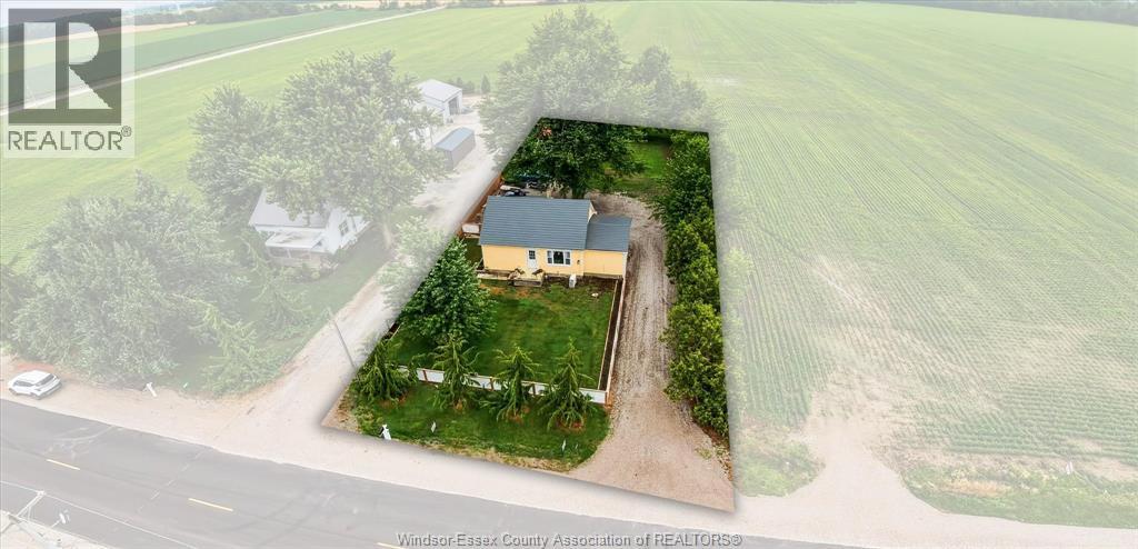 9755 Gracey Sideroad, Comber