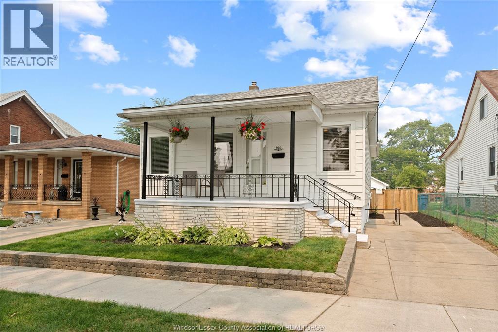 920 LOUIS, Windsor