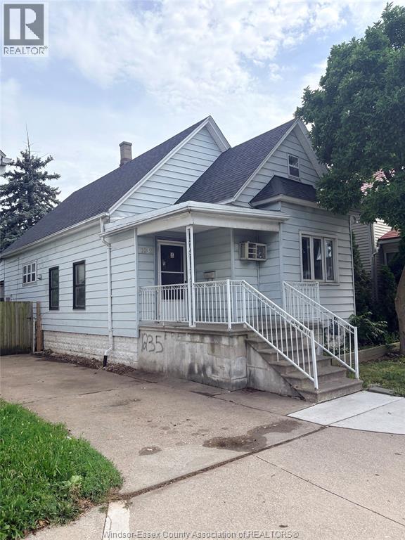 1235 ERIE STREET East, Windsor