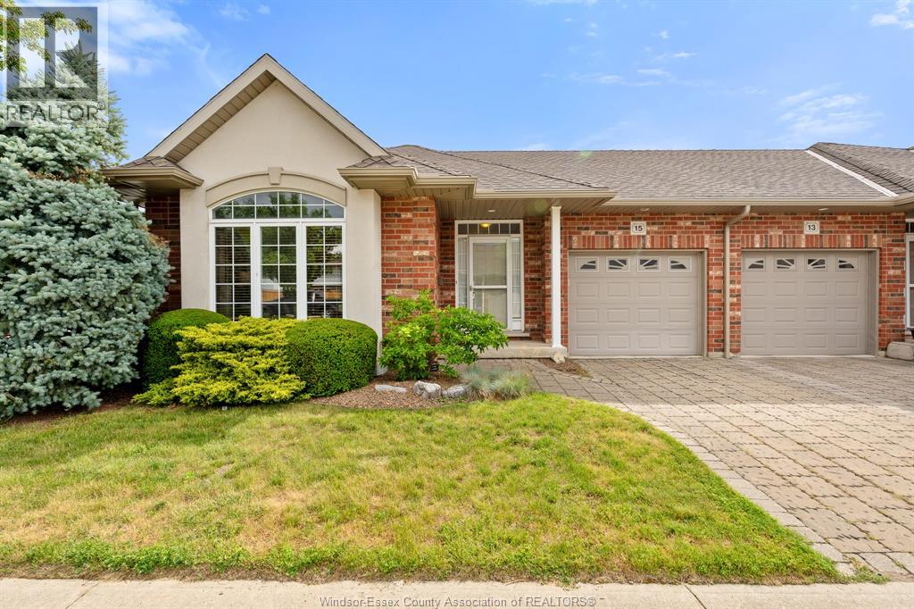 15 OAKGROVE LANE, Chatham