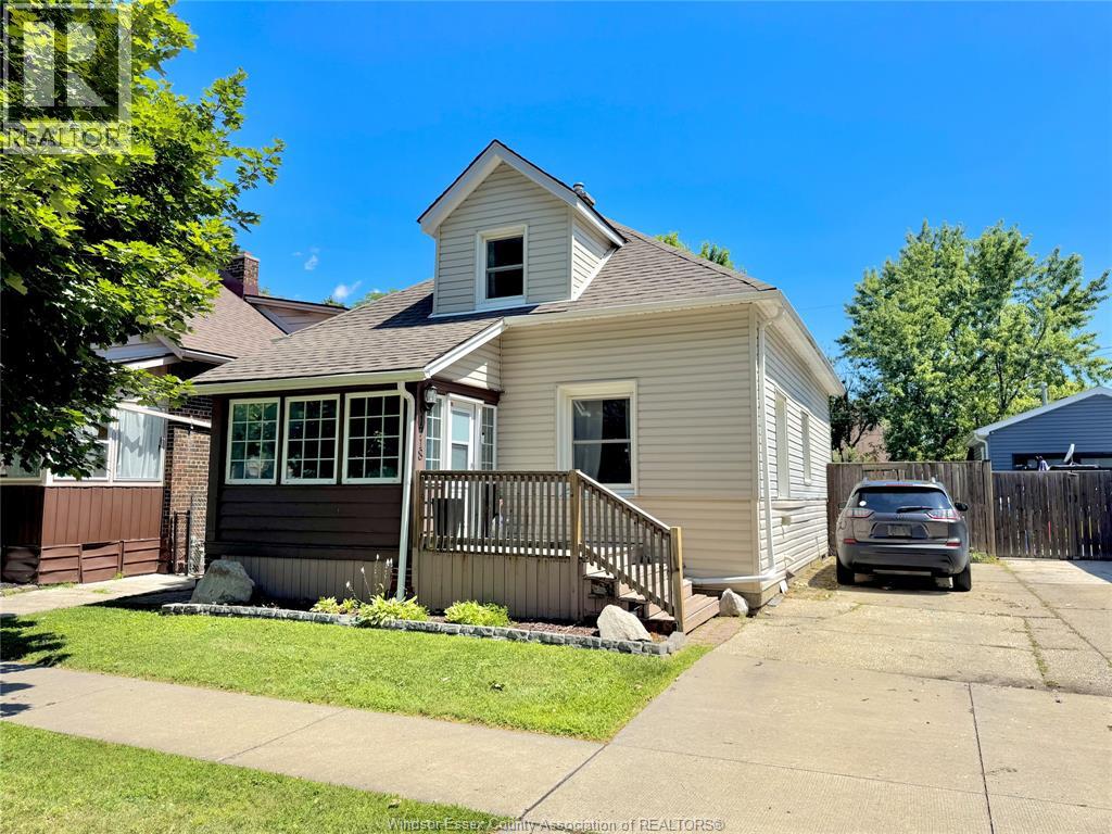 1718 WINDERMERE, Windsor