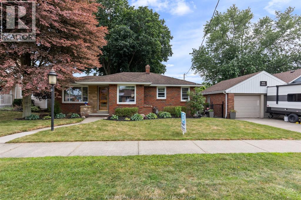 654 CENTRE STREET, Belle River