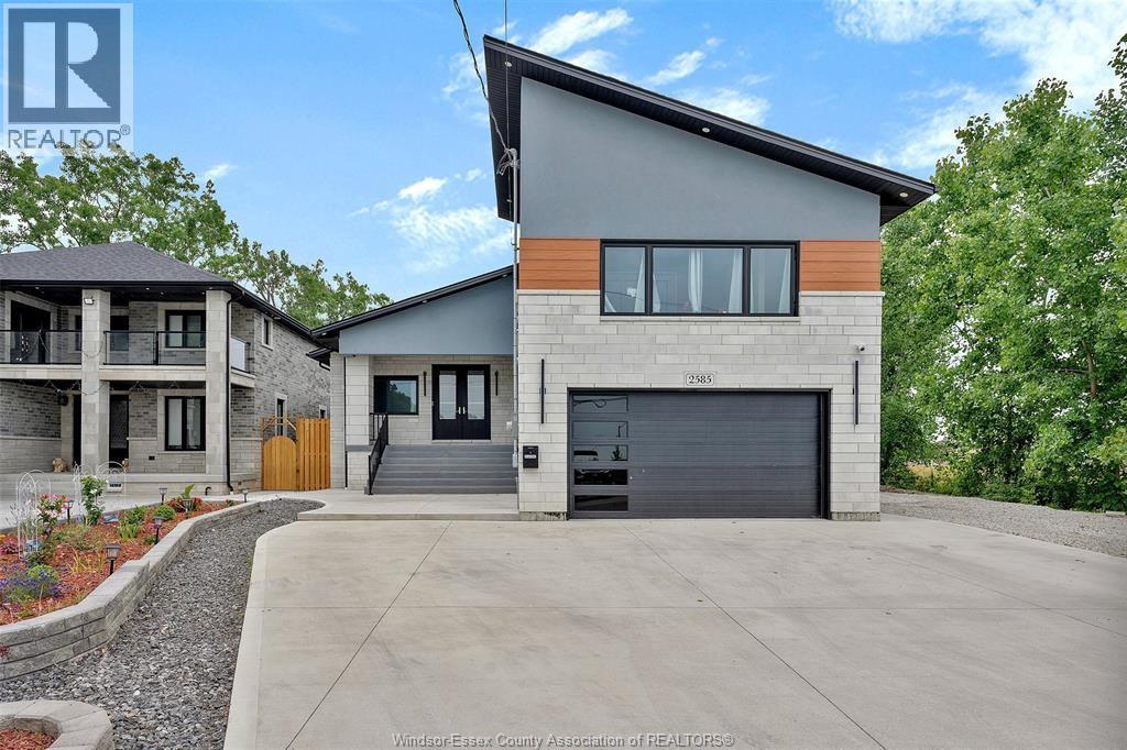 2585 KENORA STREET, Windsor