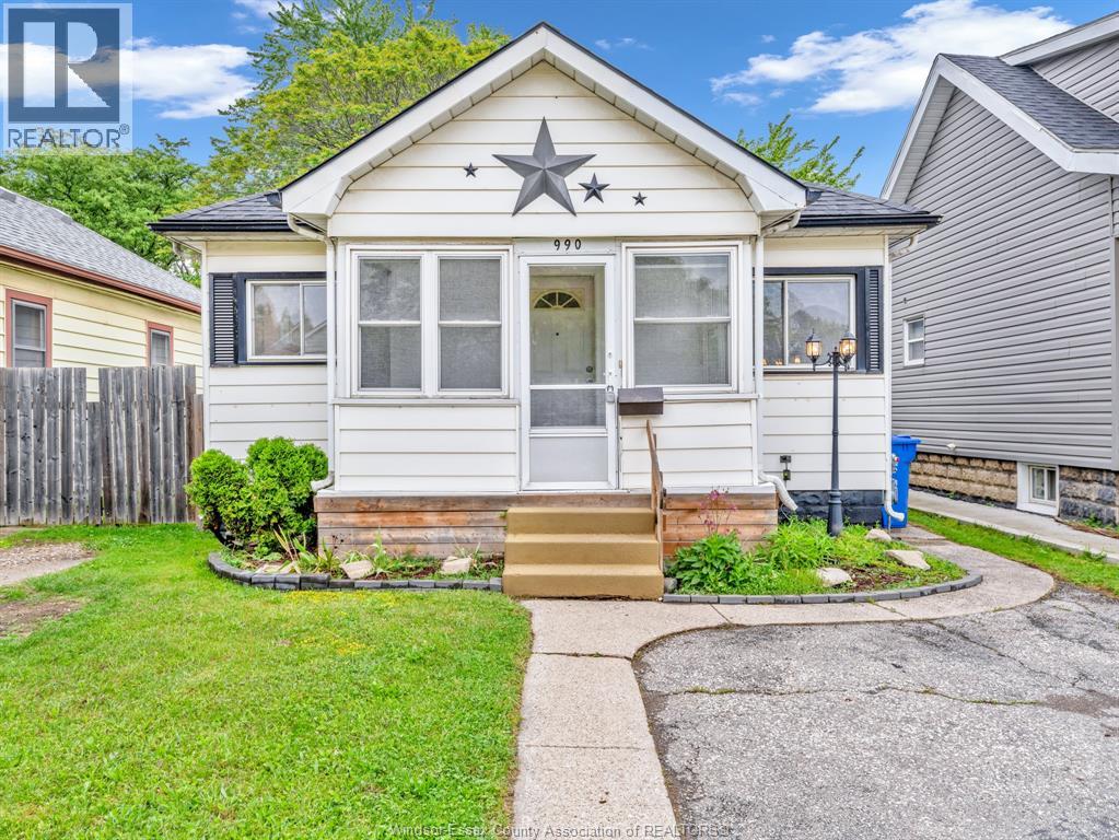 990 Campbell AVENUE, Windsor