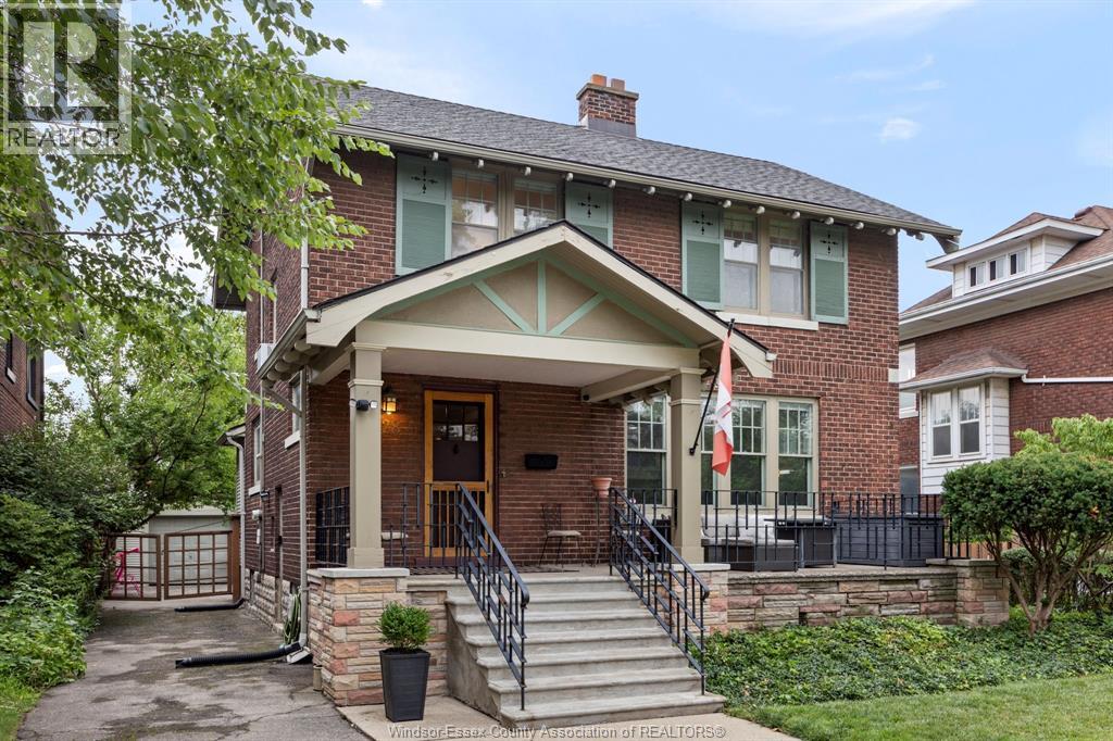 1528 VICTORIA AVENUE, Windsor
