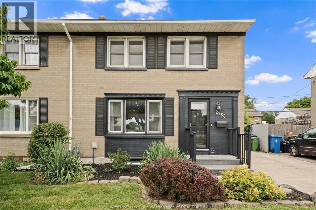 2258 TECUMSEH ROAD West, Windsor