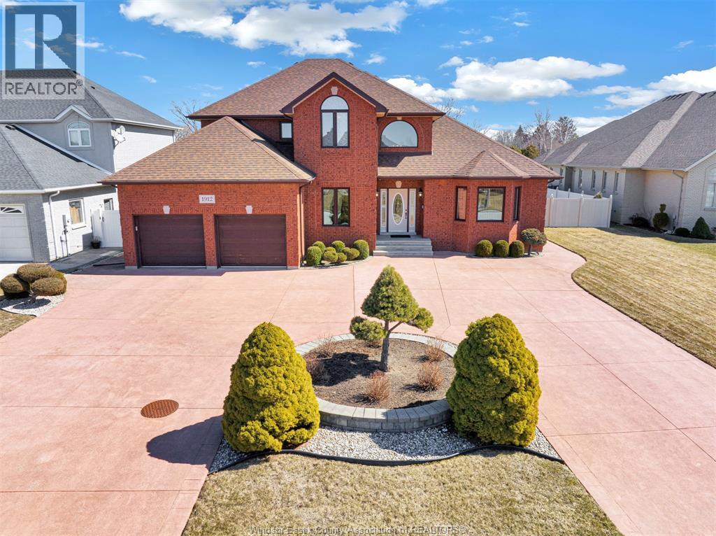 1912 CORBI LANE, Tecumseh