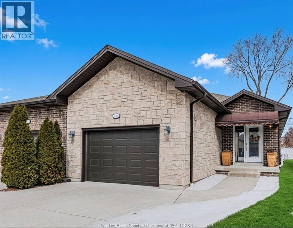 2554 OLIVE, Windsor