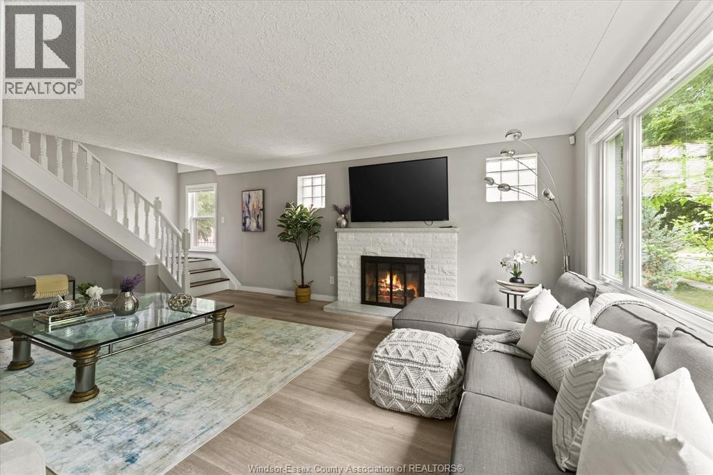 285 BELLEPERCHE PLACE, Windsor