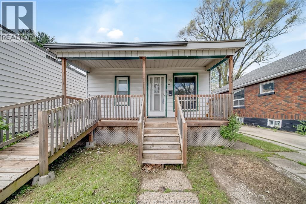 3574 BLOOMFIELD RD., Windsor