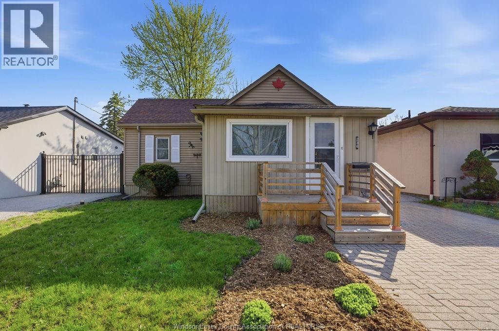 236 FRANK AVENUE, Windsor