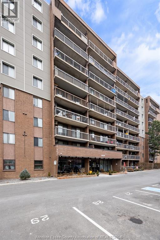 3936 WYANDOTTE STREET East UnitNo. 312, Windsor