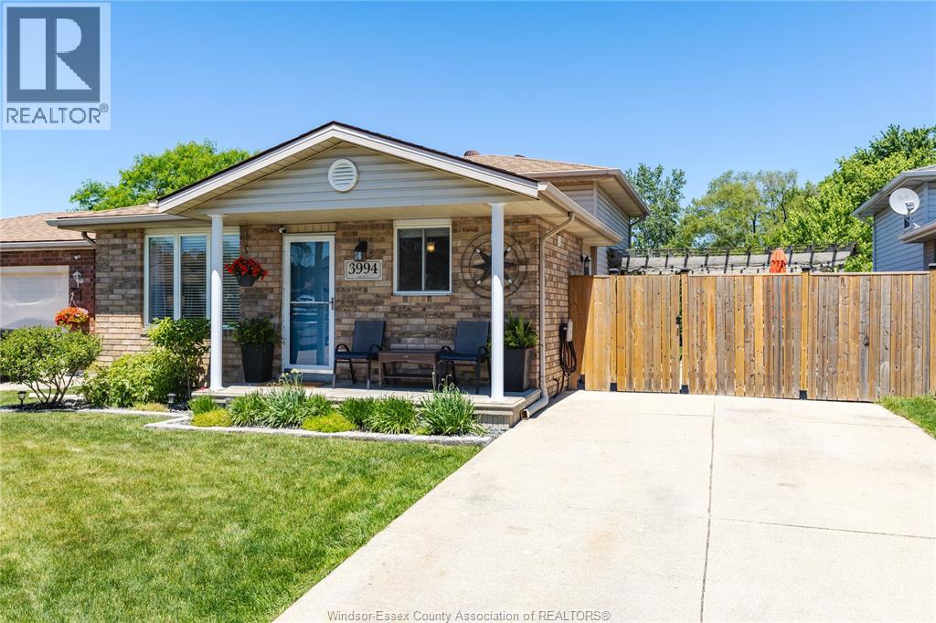 3994 MAPLE LEAF, Windsor