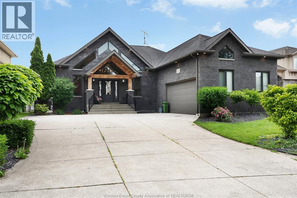 263 RUSSEL WOODS DRIVE, Lakeshore