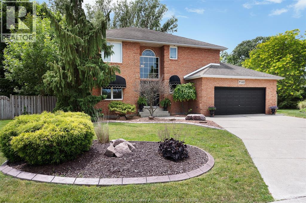 142 PHEASANT RUN, Lakeshore